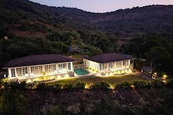Jumbo Paradise | 1 BHK Luxury Lake View Cottage, Lonavala