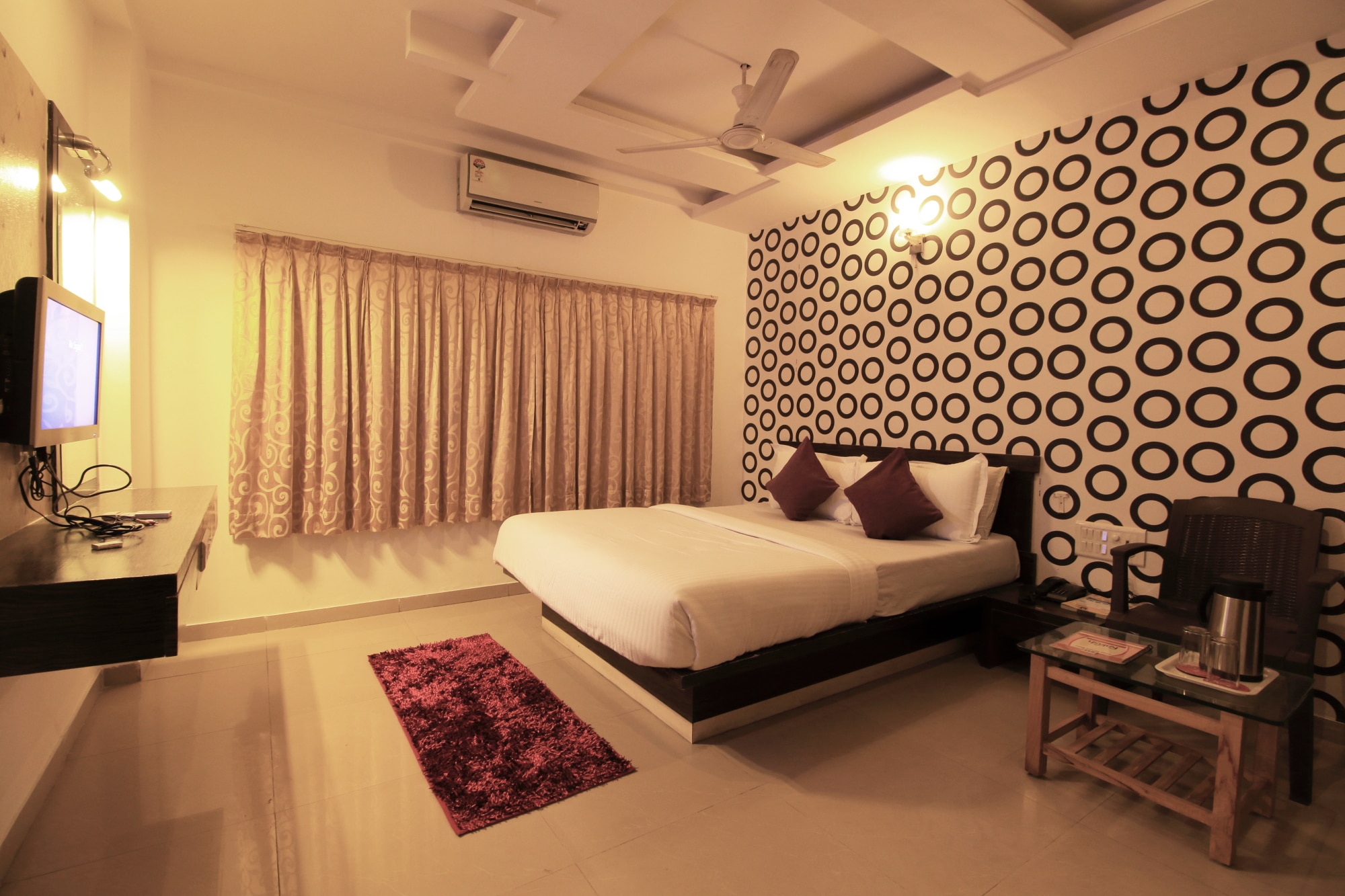 Hotel Kalash Residency - Tap to explore photos