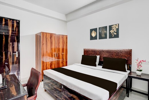 Collection O Sector 7 Rohini Formerly Giriraj Residency