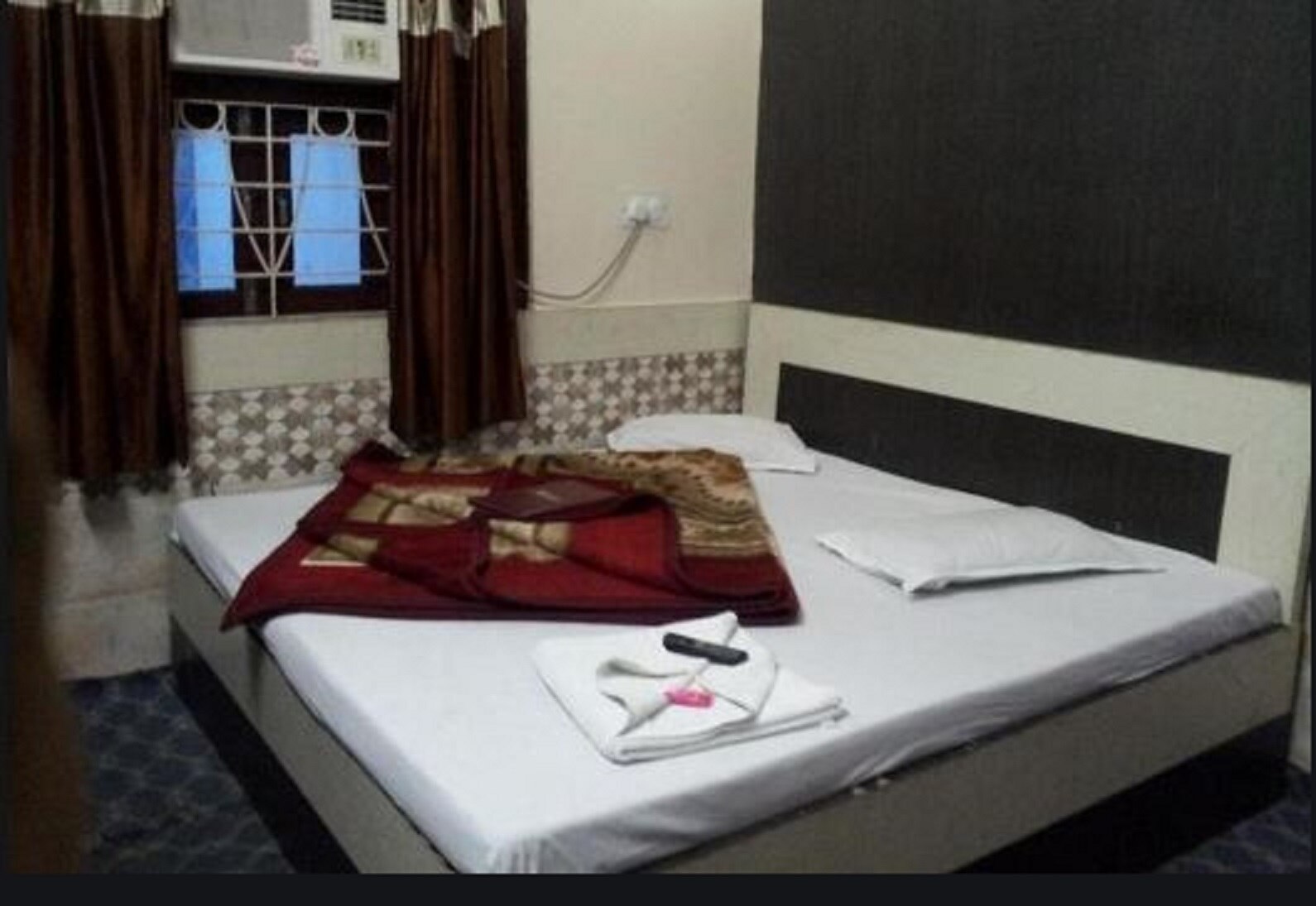 Hotel Furfura Darbar - Tap to explore photos