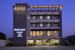 HOTEL LUXURA, Devgadh Bariya
