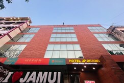 Hotel J P Grand, Jamui