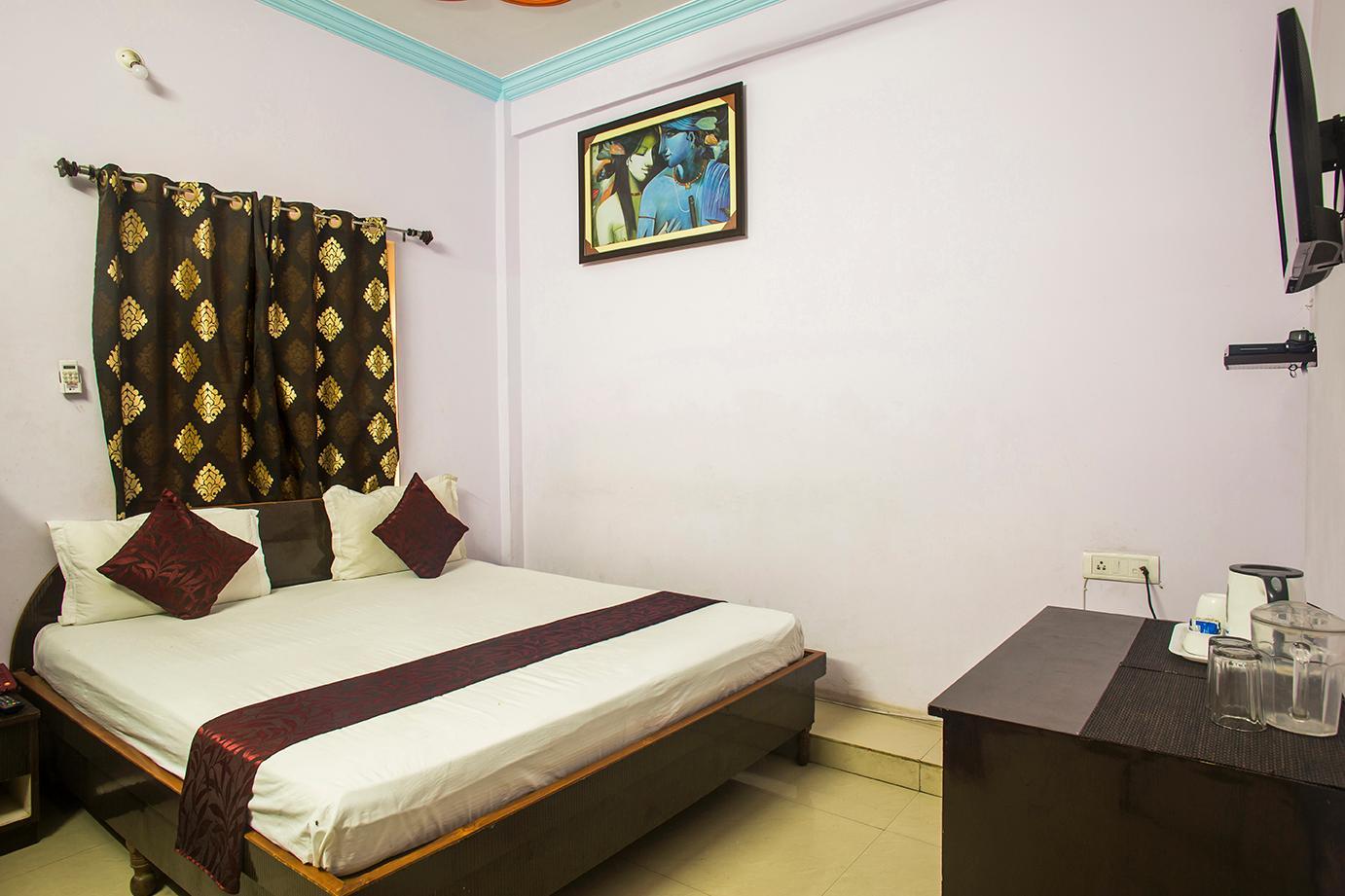 Hotel Tarun Inn - Tap to explore photos