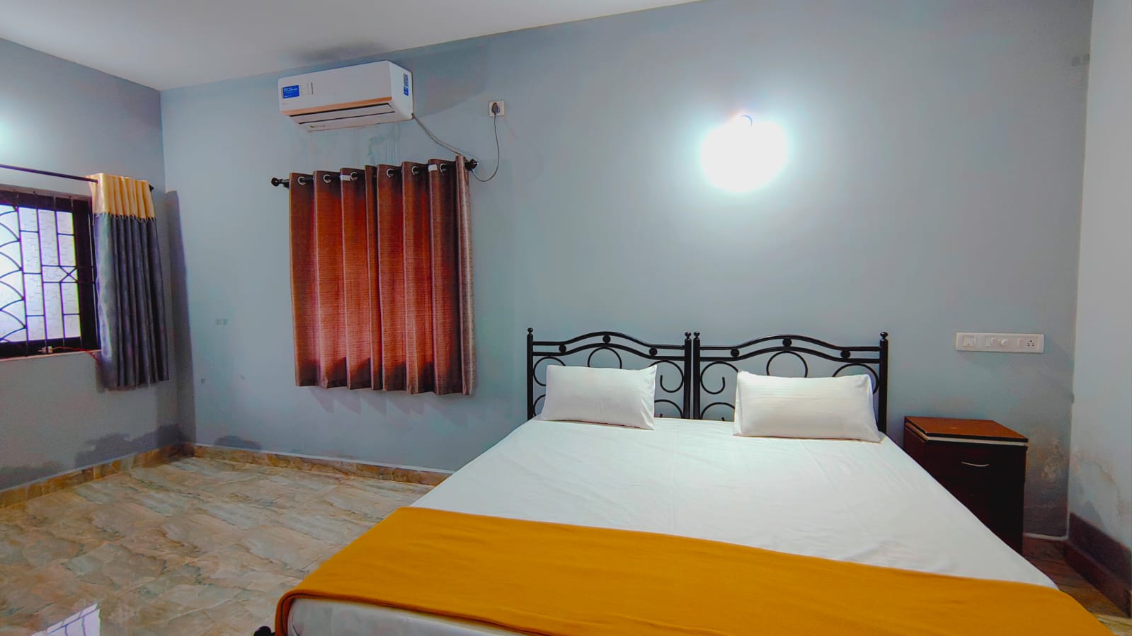 Beach road Homestay - Tap to explore photos