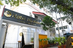 Hotel Neelam, Kolkata
