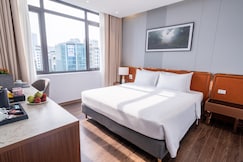 San Seize Hotel, Hanoi