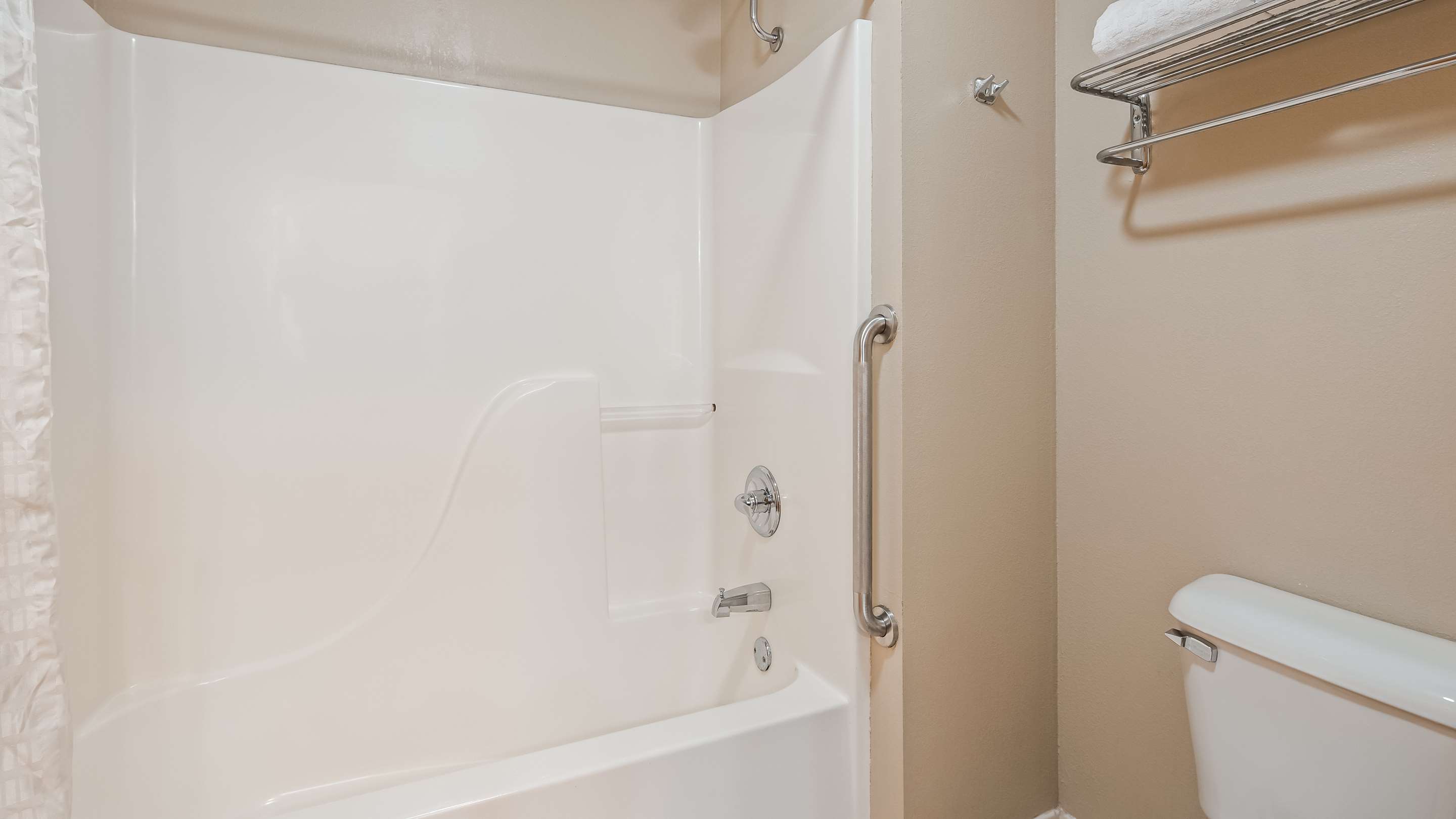 Best Western Wittenberg Inn - Tap to explore photos