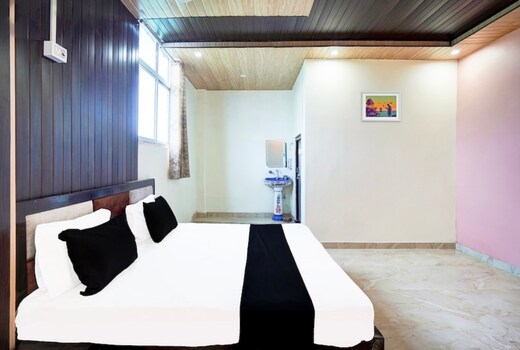 SIKANDRA INN HOTEL & RESTAURANT