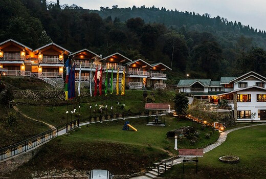 Magpie Chestnut Resort Pelling