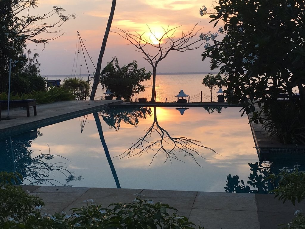 El Oceano Beach Villas - Tap to explore photos
