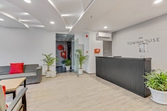 Townhouse Sector 49 Near Logix city centre, Noida