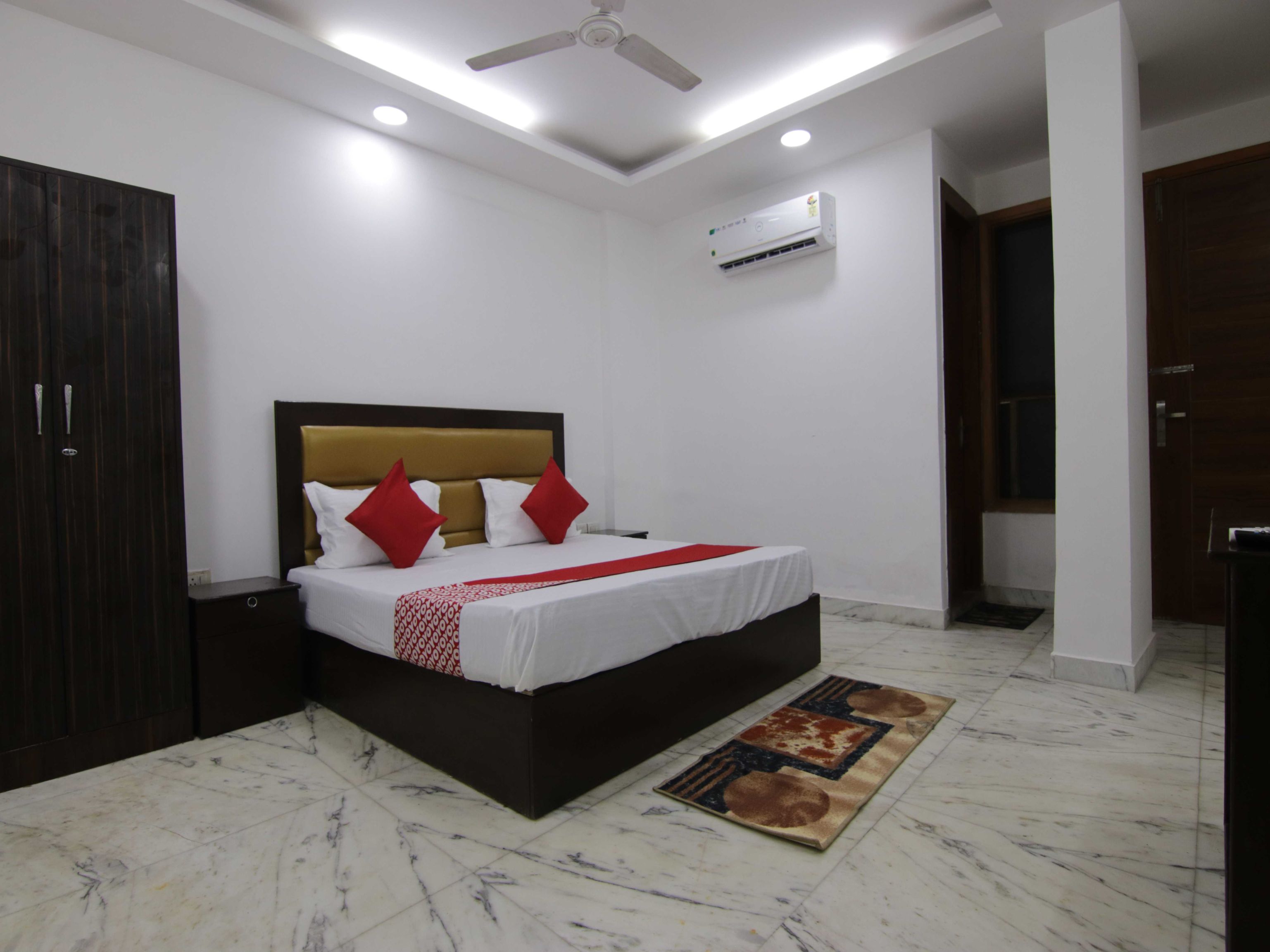 Hotel O AIRPORT PITTORS QUE DELHI - Tap to explore photos