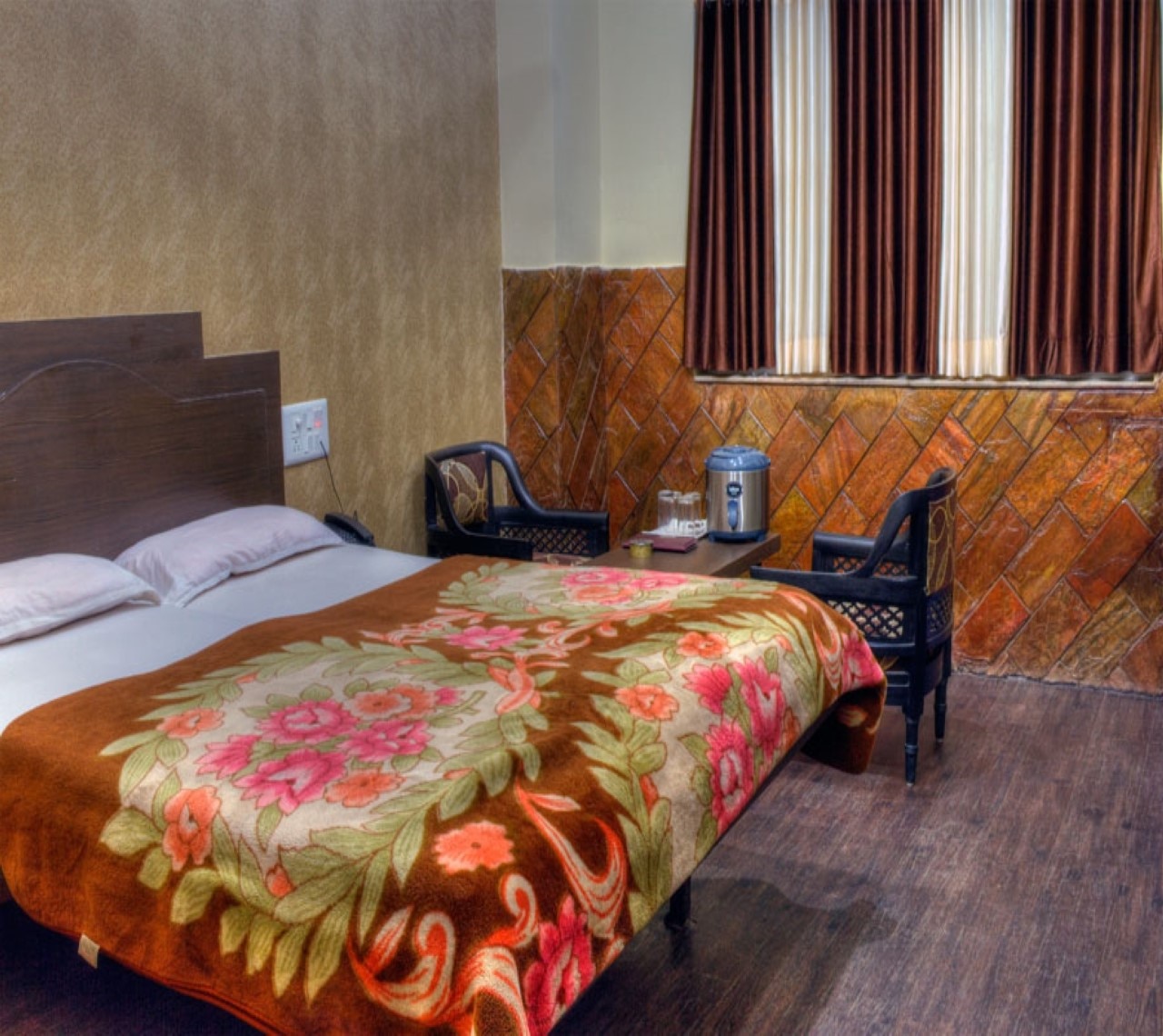 Hotel Shyama - Tap to explore photos