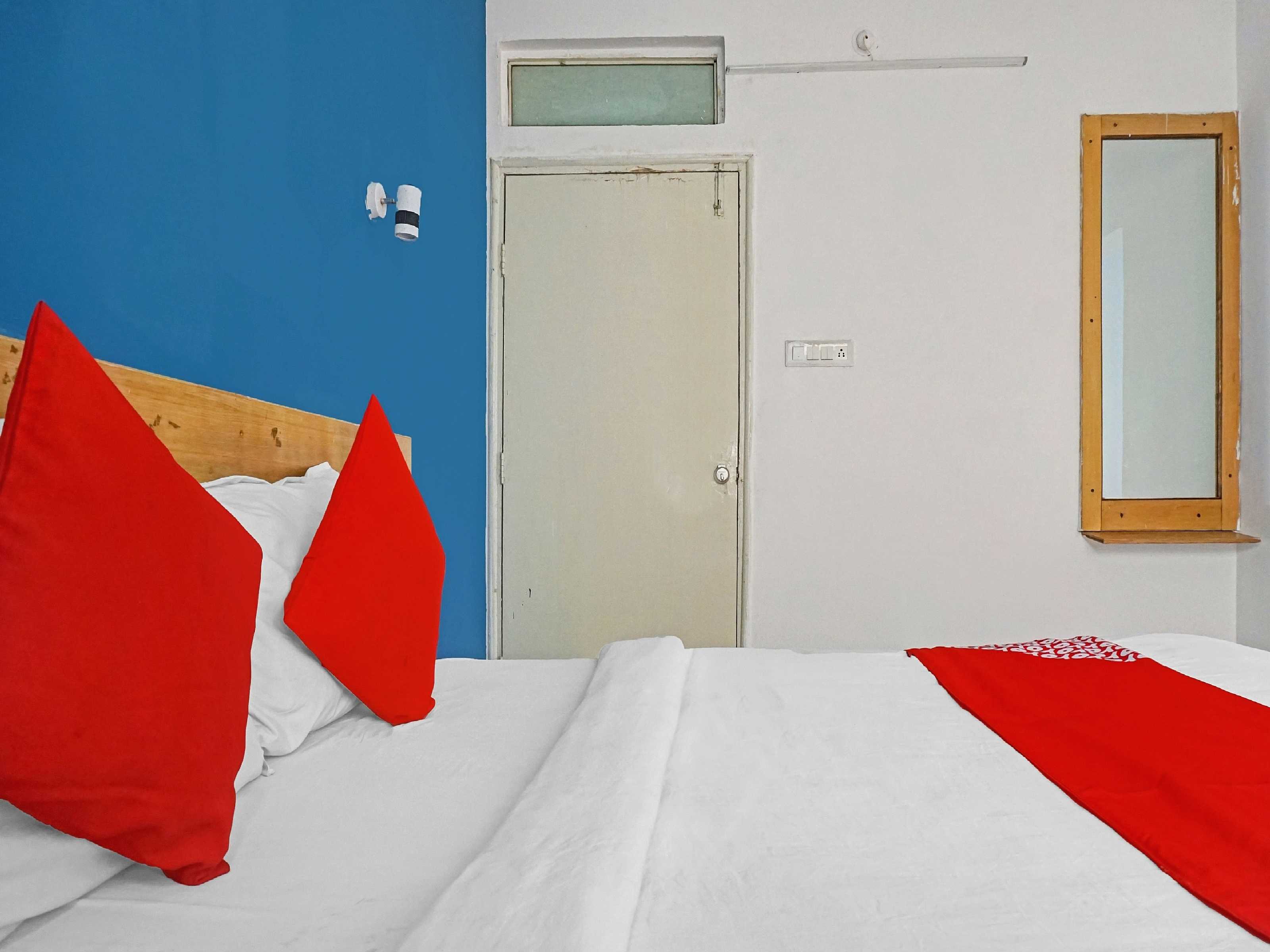 Hotel O 84826 Hotel Silver Key - Tap to explore photos