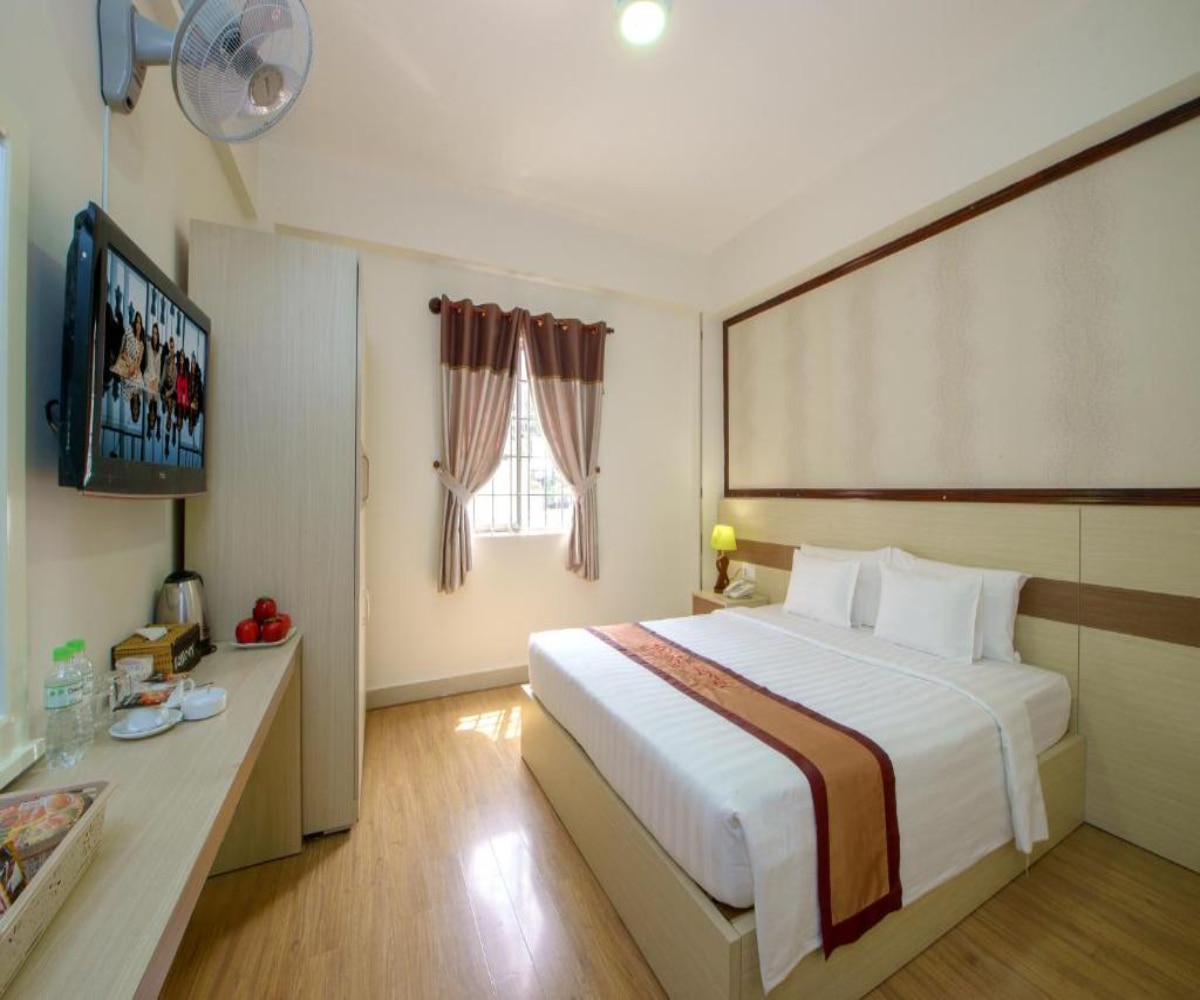 Palago Park View Hotel - Tap to explore photos