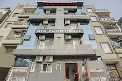 Super Townhouse Mannat Rohini 16, Delhi