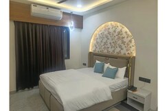 FabHotel The 4 Seasons, Indore