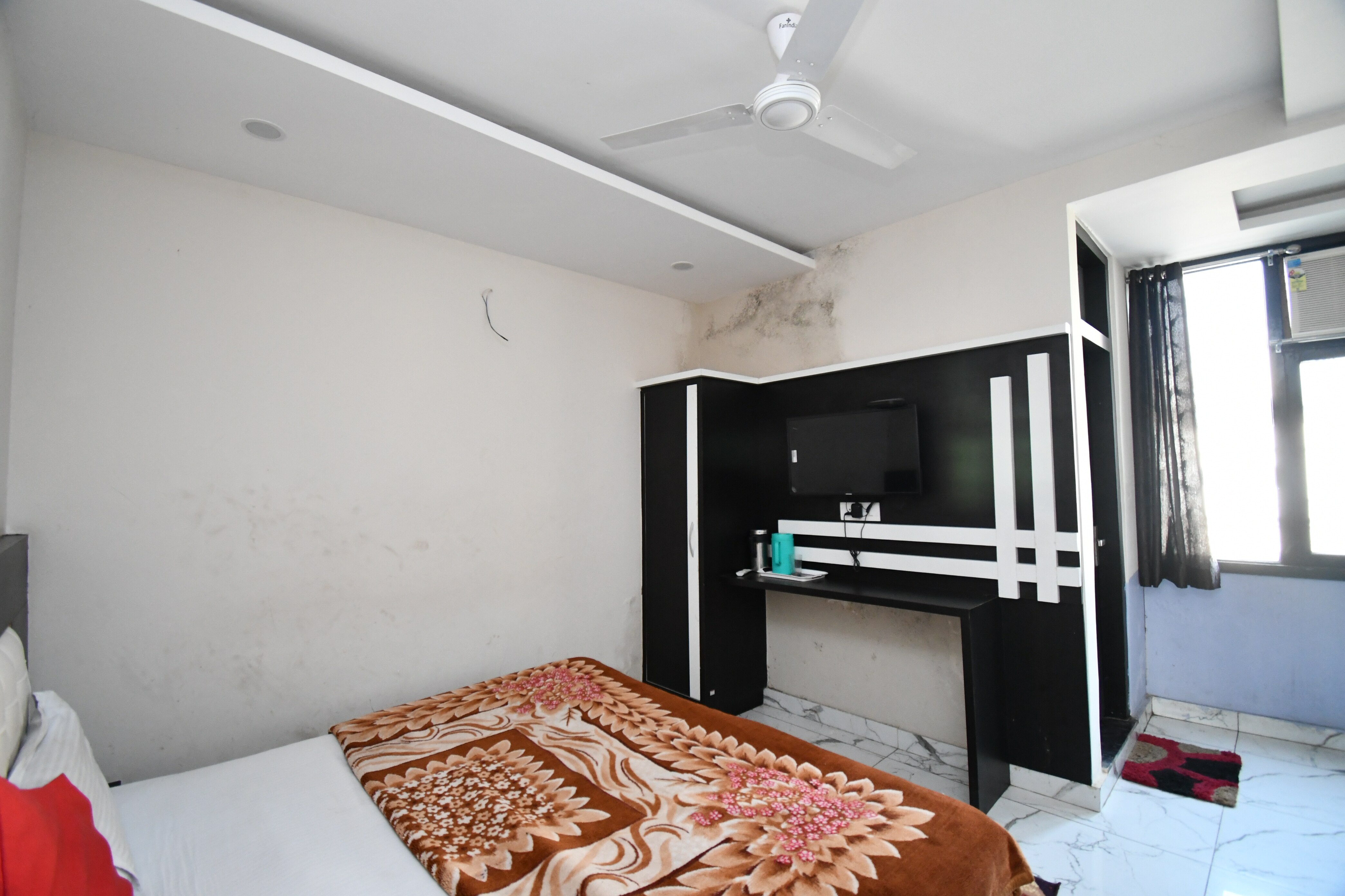 Hotel Raghuveer Residency - Tap to explore photos