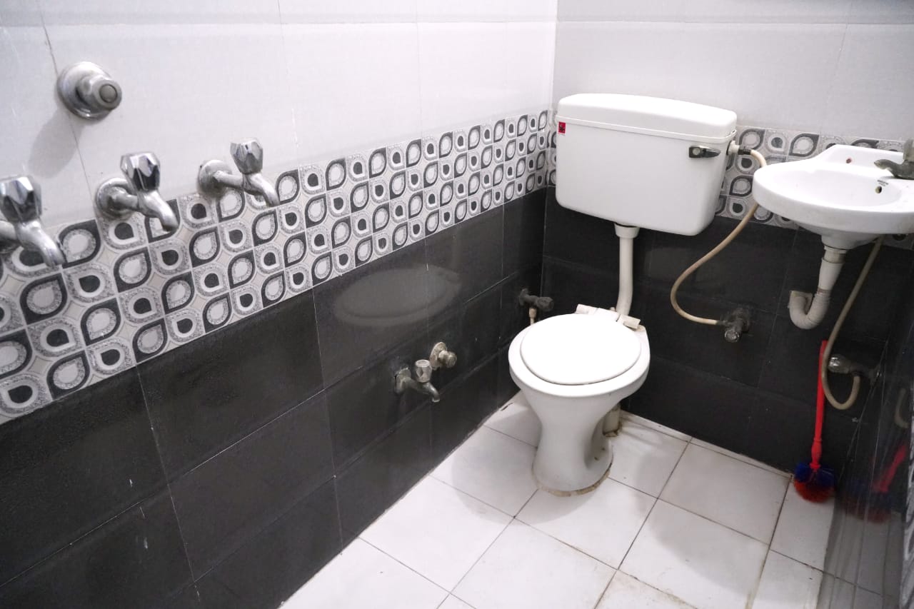 UTKARSH GUEST HOUSE - Tap to explore photos