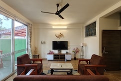 Tree House Hill Station Home (Suite 2) 2 Guests, Kolhapur