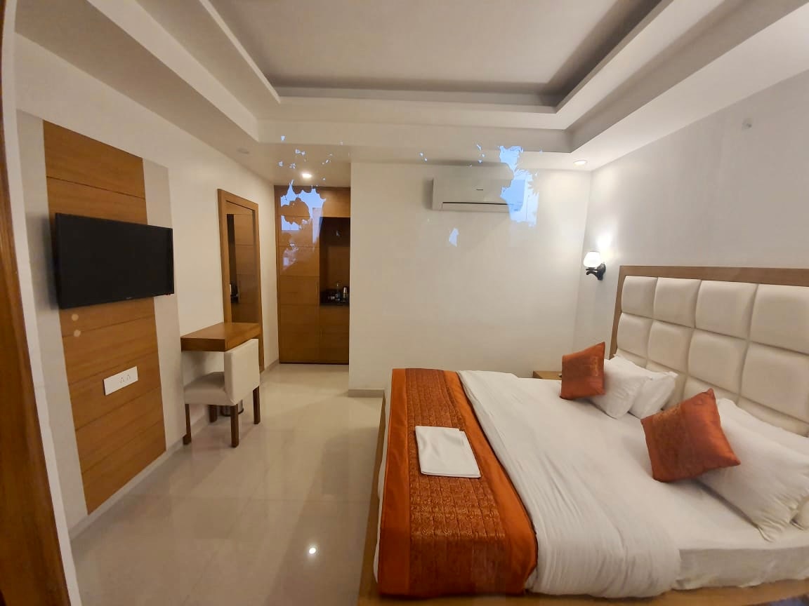 Hotel Kavish - Tap to explore photos