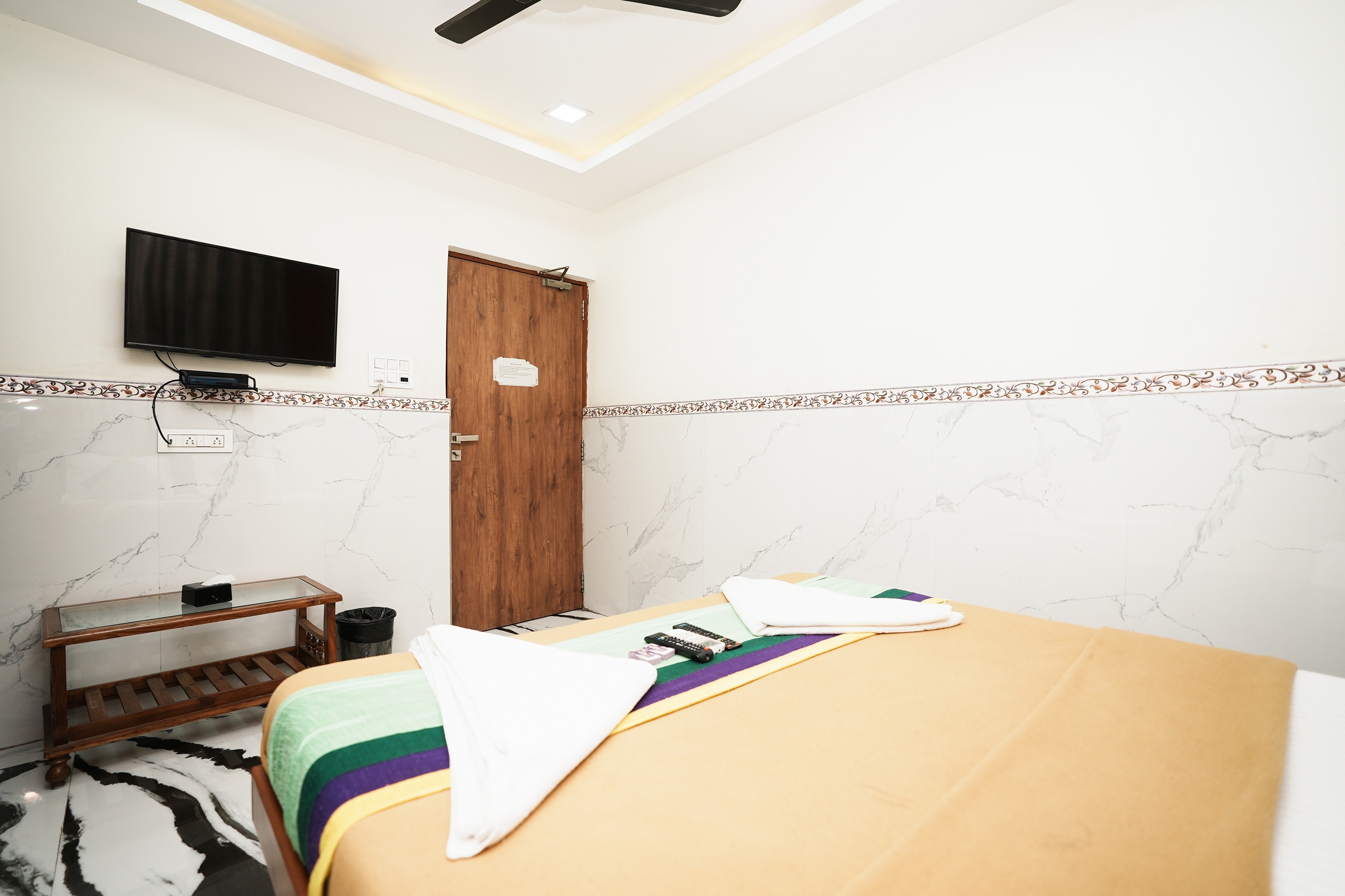 Hotel Sai Bansi Residency - Tap to explore photos