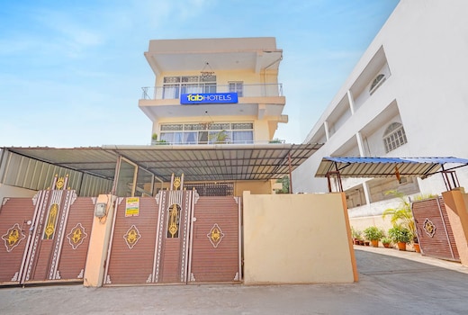 FabHotel The Radium Inn