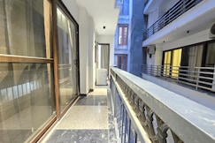 Homlee-Gold-4BHK-Lift-Vasant Kunj-Parking, Delhi