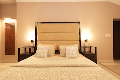 Sliceinn Hibiscus Entire 3BHK Indiranagar, Bangalore
