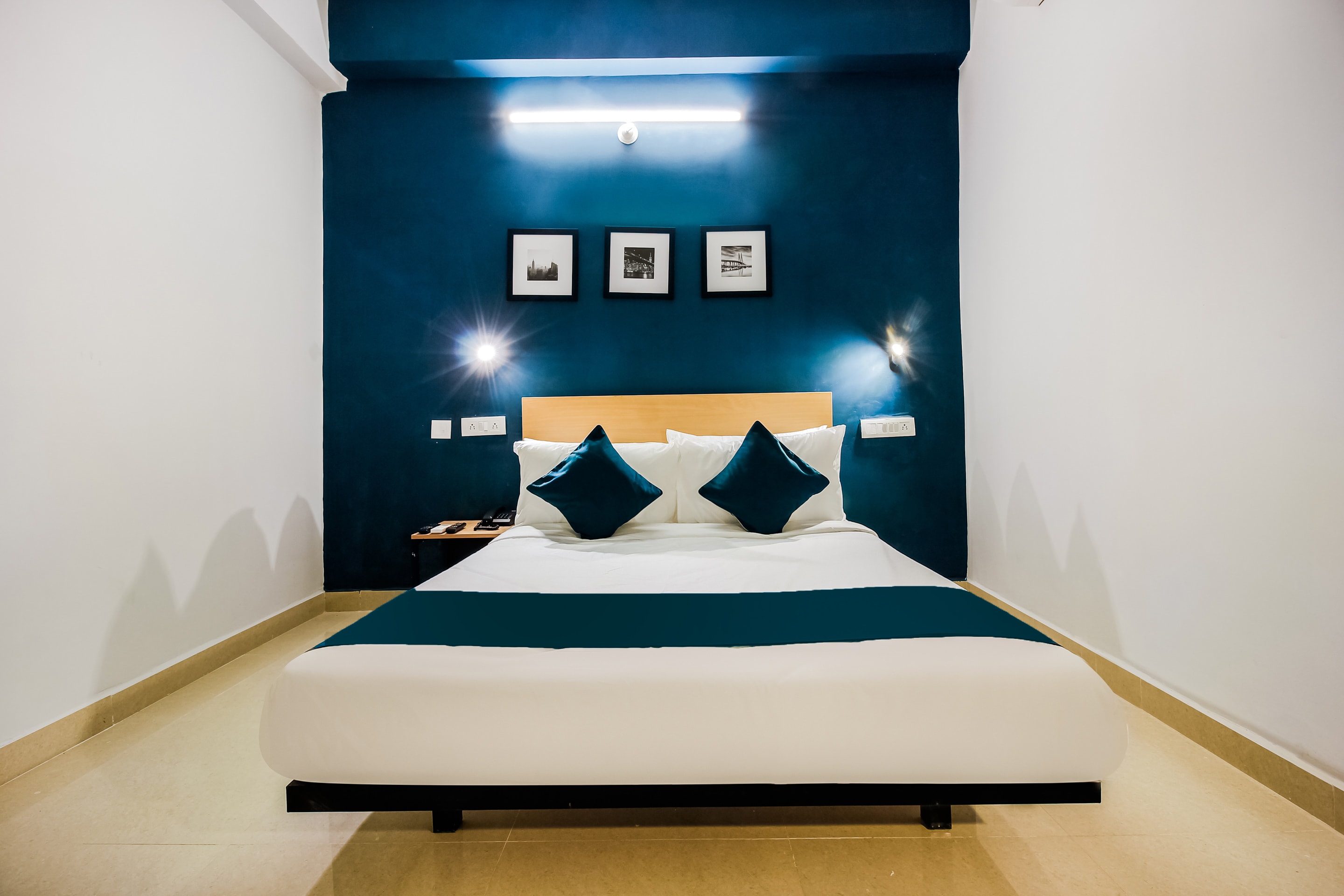 Super Hotel O GACHIBOWLI BESIDE DLF - Tap to explore photos