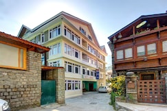 Hotel Marbel - 3 Min walking from Mall Road, Manali