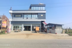 Hotel Neelgiri, Kichha