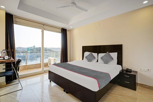 Super Townhouse Tipsyy Near Bestech Central Square Mall