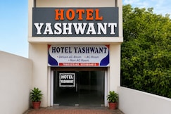 Yashwant Hotel, Chunar