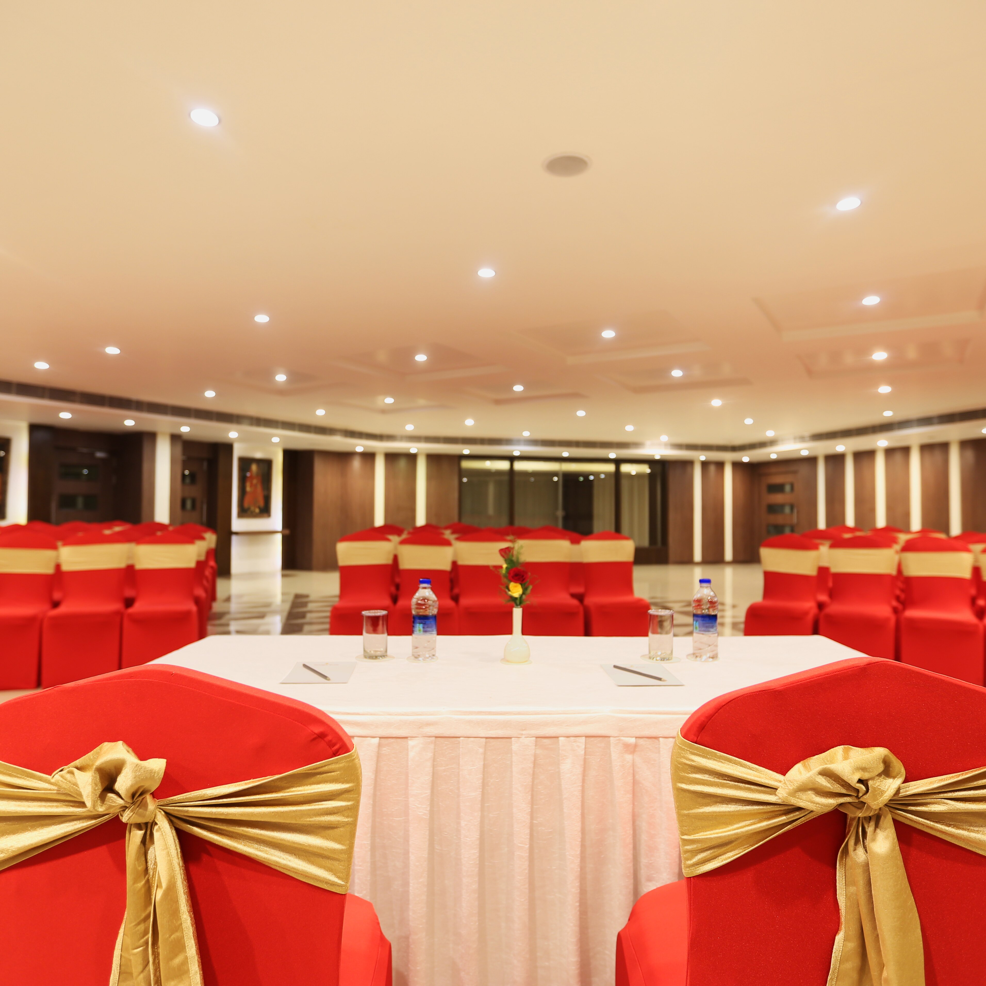 Golden Tulip Jaipur Jaipur Inr 1020 Off 4 9 3 9 Hotel Price