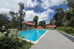 Luxury Dormitory with Pool, Coorg