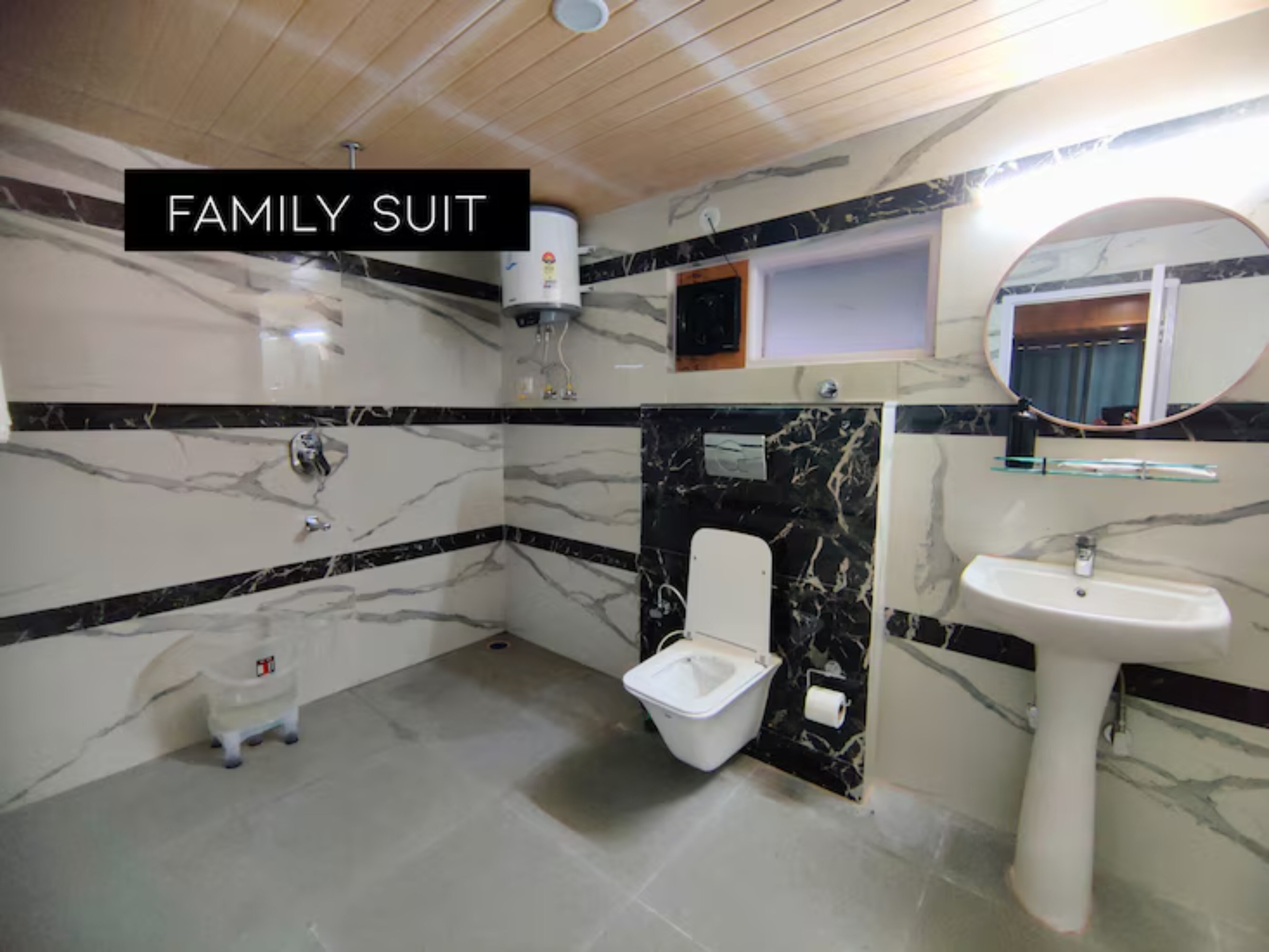 Escape Inn Narkand By Escape Stays - Tap to explore photos