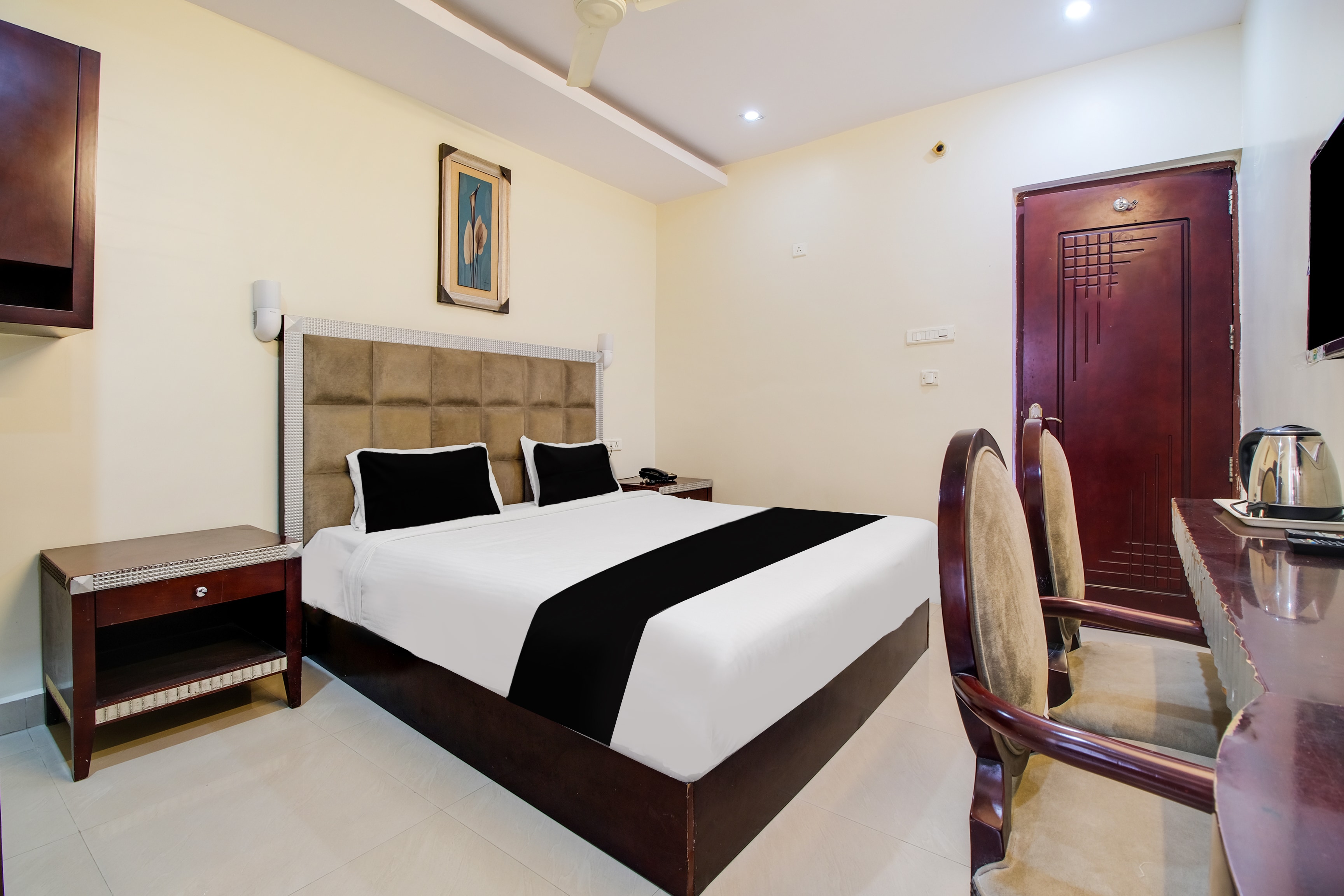 Super Townhouse Gajuwaka Near CMR Mall - Tap to explore photos