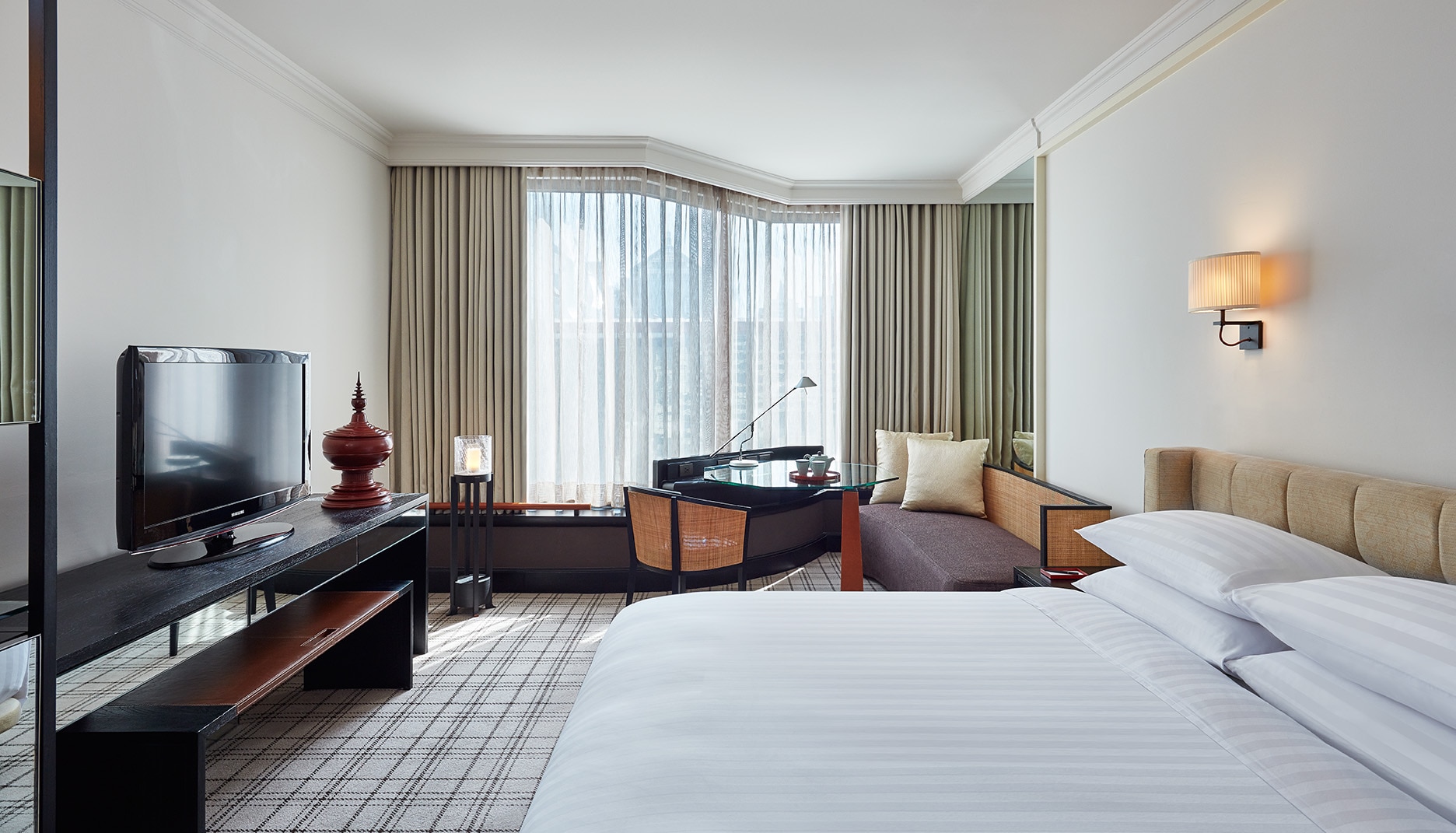 Grand Hyatt Erawan Bangkok - Tap to explore photos