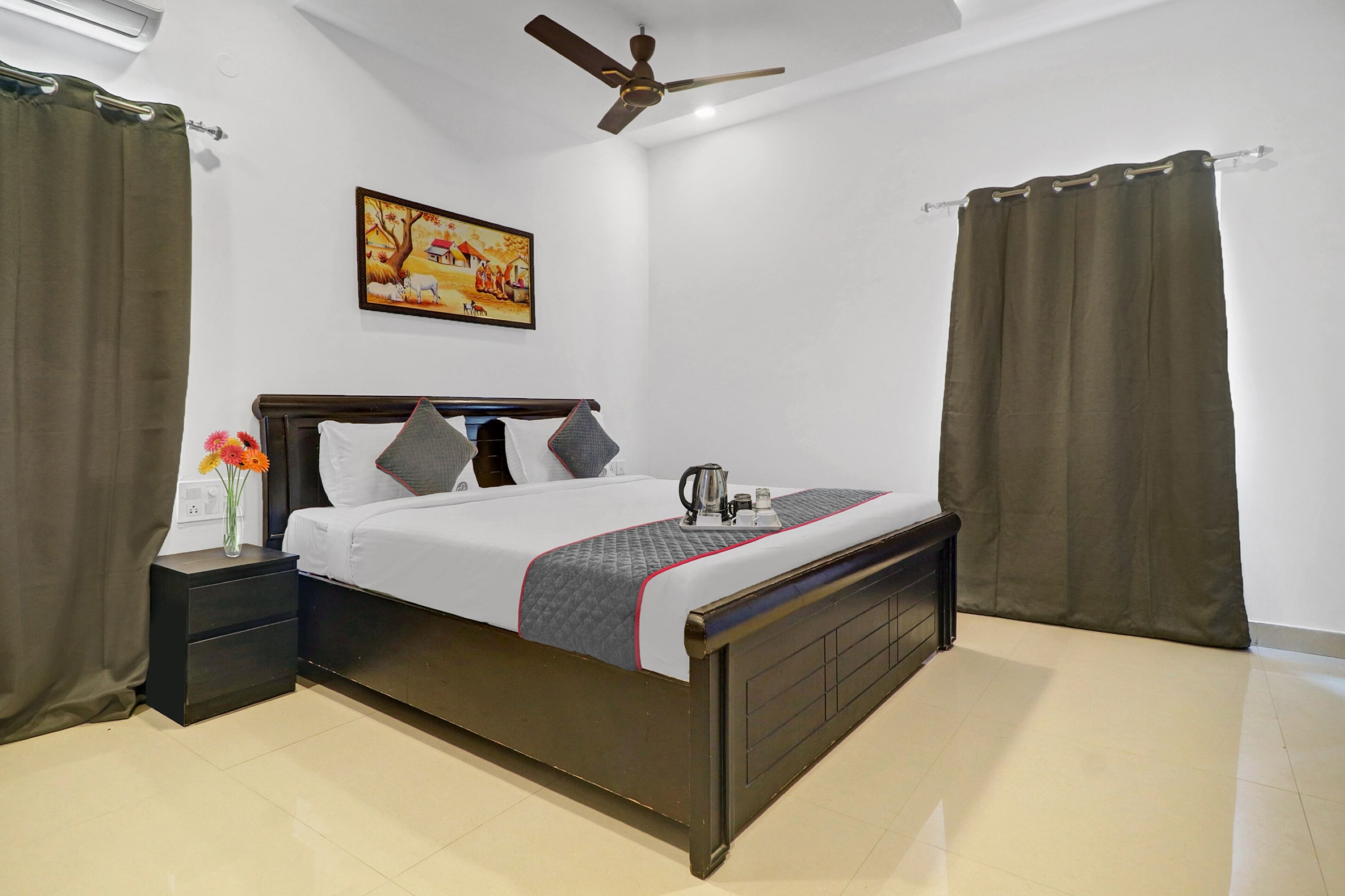 Super Townhouse RCC PARK VIEW INN - Tap to explore photos