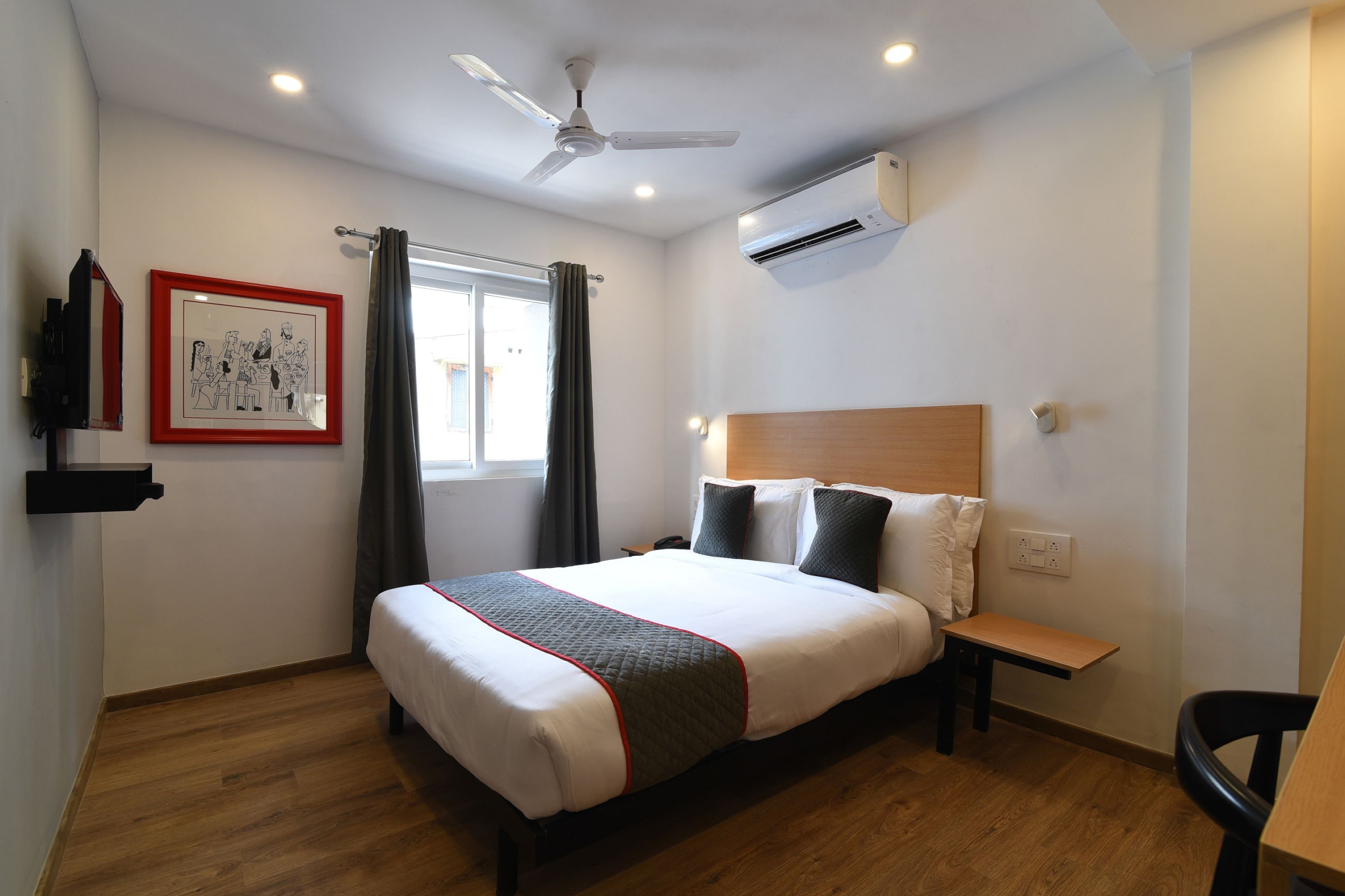 Super Townhouse Royapettah Near U.S Consulate - Tap to explore photos