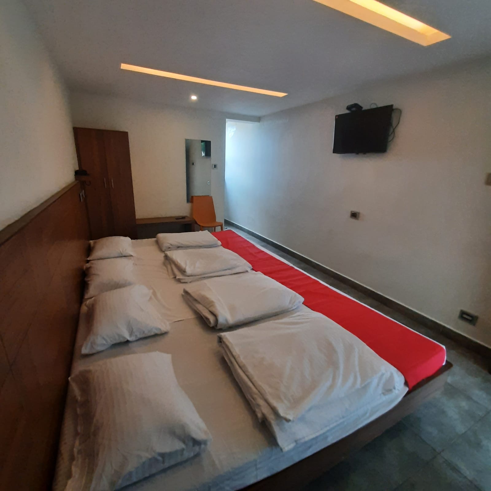 Sandanams Villa Kodaikanal - Tap to explore photos
