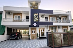 Live Free Hostel | Rooms & Dorms, Dehradun