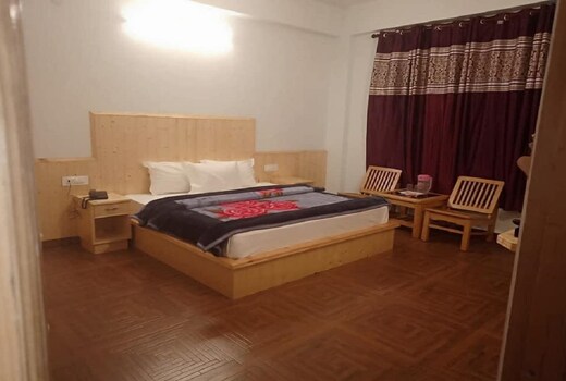 Red Retreat Homestay