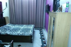 Comfy independent A/c room with 3 free meals, Delhi