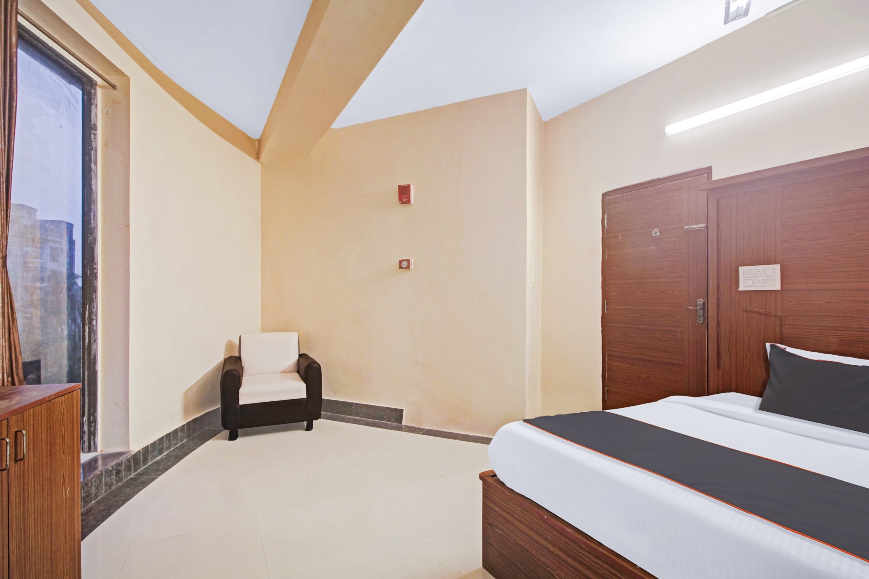 Super Collection O Hotel Aqua Villa Near Netaji Subhash Chandra Bose International Airport - Tap to explore photos