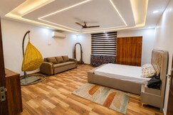 Olive Farmhouse, Noida