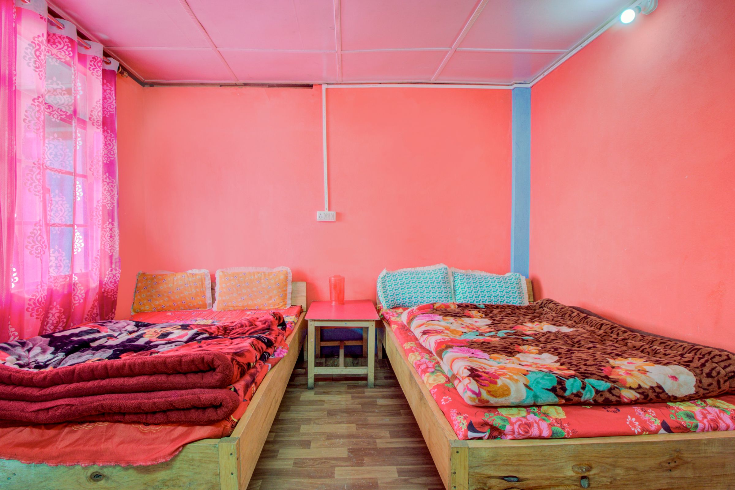 Tashi Homestay - Tap to explore photos