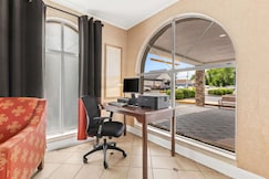 BEST WESTERN HAZLET INN, Monmouth