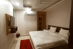 Hotel Crown Palace, Patna